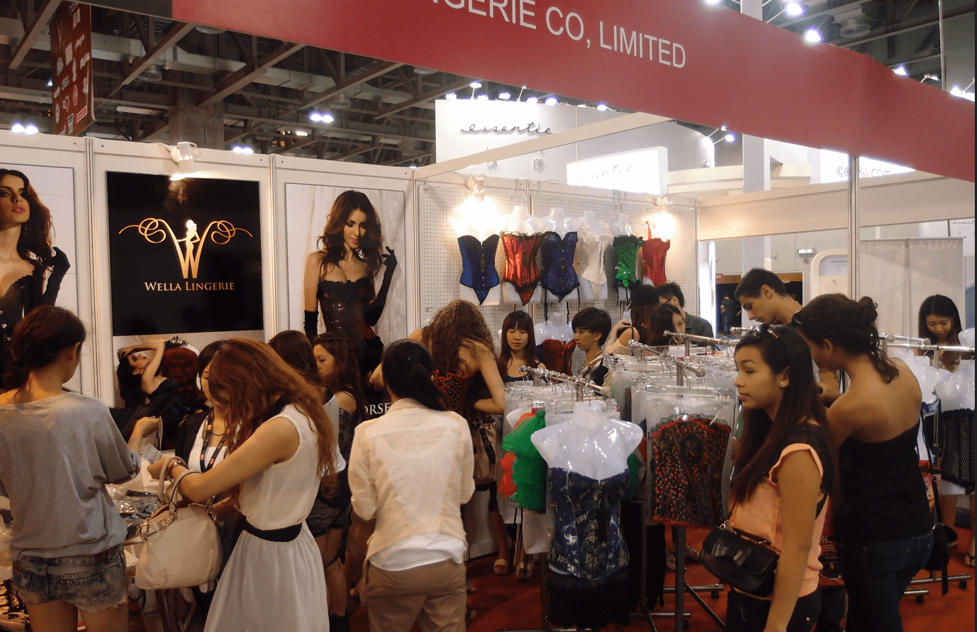 1737333037746985.png lingerie fair 5-min.png