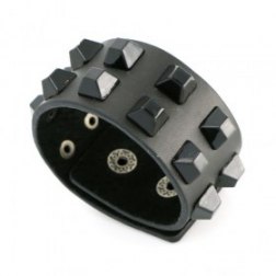 Rivet Wapped Leather Bracelet