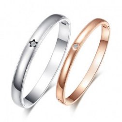 Scalloped Trim Lovers's Bangle