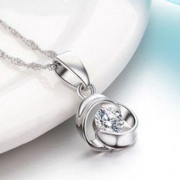 Elegant Women Necklace Crystal Jewelry Clavicle Chain