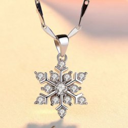 Women's Silver Crystal Snowflake Flower Fashion Pendant Necklace