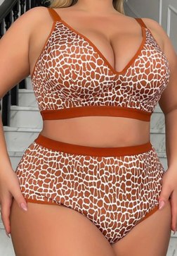 Bold Leopard Print Plus Size Lingerie Set
