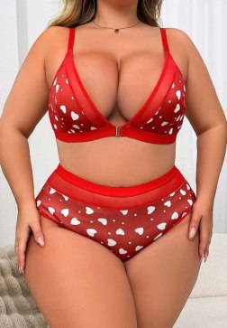 Bold Red Heart Print Plus Size Lingerie Set