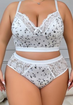 Plus Size Floral Lace Bra and Panty Set