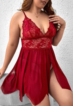 Flirty Plus Size Sleepwear with Flowing Hem