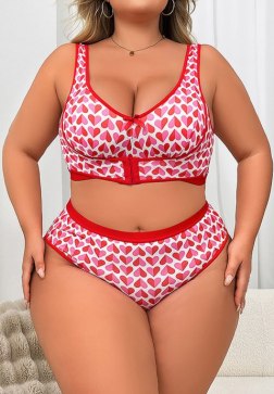 Plus Size Heart Print Front Closure Bra and Panty Lingerie Set